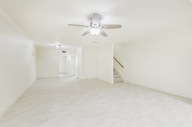 Building Photo - 2505 Watertown Mall St