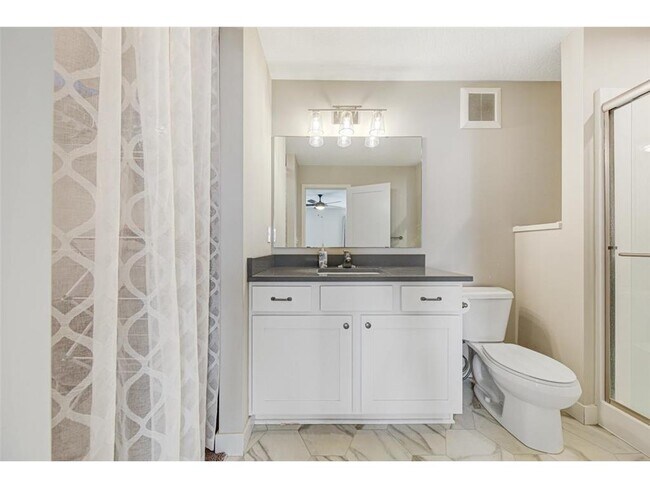 Building Photo - 1731 Riverside Dr