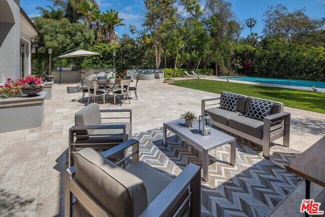 Building Photo - 210 S Westgate Ave