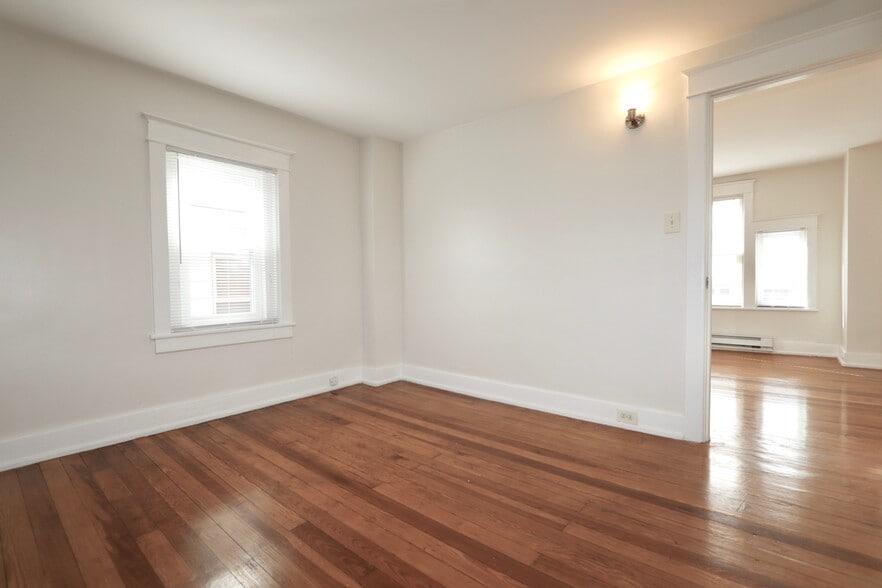 Building Photo - 1206 Linden St