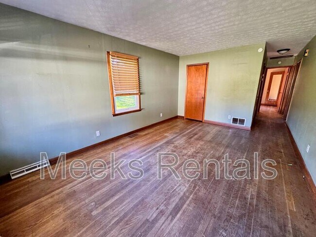 Building Photo - 1987 McVeigh Ave