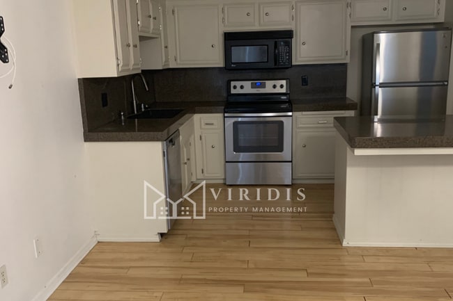 Building Photo - 1001 Mohawk St