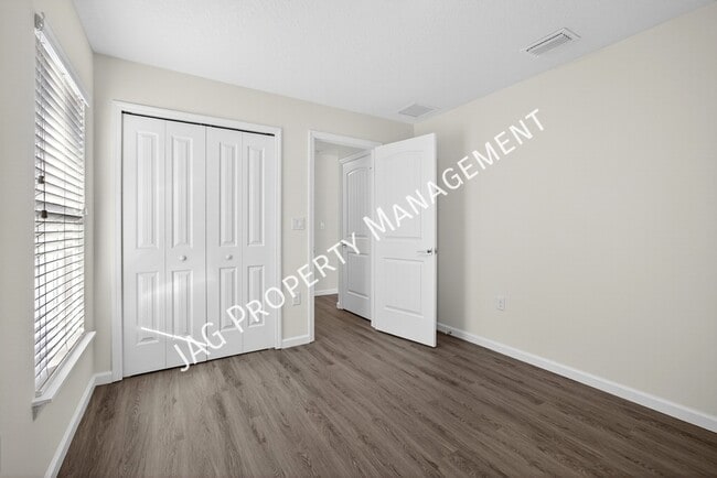 Building Photo - 1401 Degroodt Rd SW