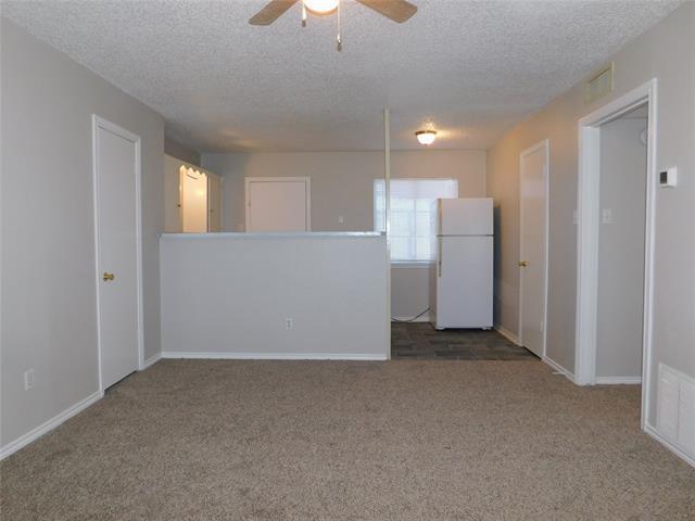 Building Photo - 401 Betchan Dr