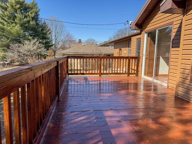 Building Photo - 4 Bed 3 Bath 2 Car Garage-1/2 off 1st Mont...