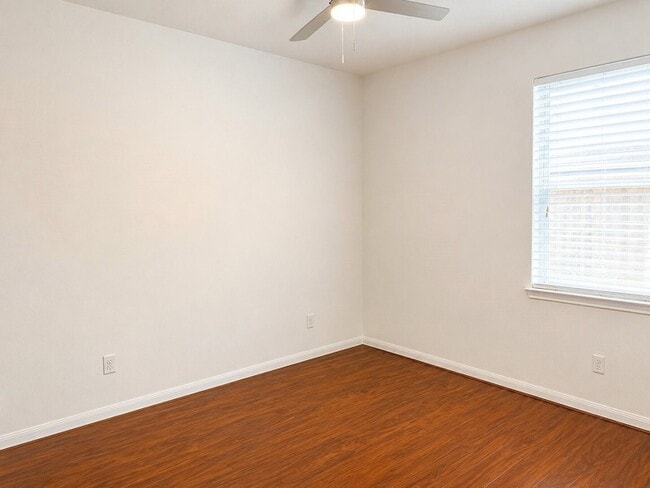 Building Photo - 38106 Sweetwater Cir