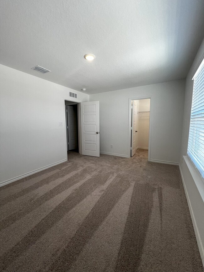 Building Photo - 4037 Lily Glade Ln