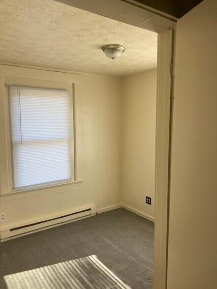 Building Photo - 207 Cunningham St