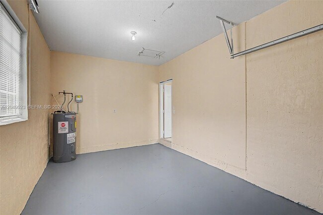 Building Photo - 15339 SW 32nd Terrace