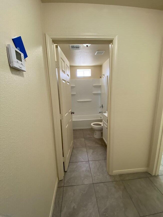 Building Photo - 574 Holt Ave