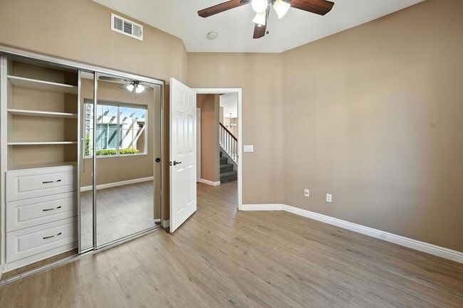Building Photo - GORGEOUS 4+3 in Copperhill Area