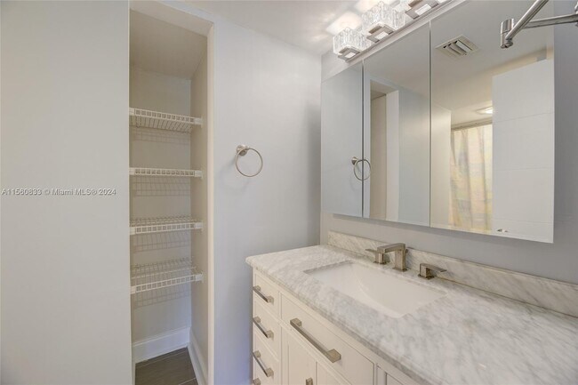 Building Photo - 3031 N Ocean Blvd