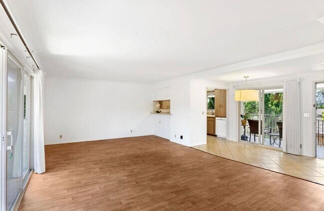 Building Photo - Unfurnished, SENIOR Living at Encina Royale