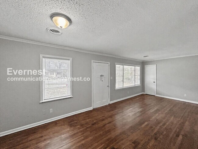 Building Photo - 2 Bed/1 Bath Home with Fenced Yard & Carport / 2 Small Pets Allowed / Vouchers Accepted / Availab...