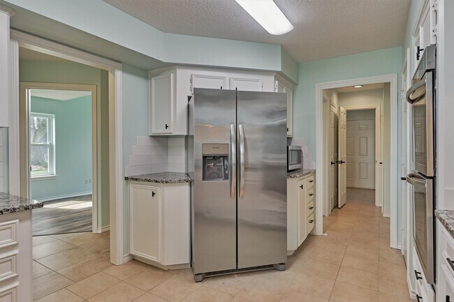 Building Photo - 2109 Gunwale Cir