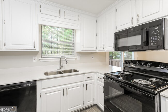 Building Photo - 38 Bay Cove Dr