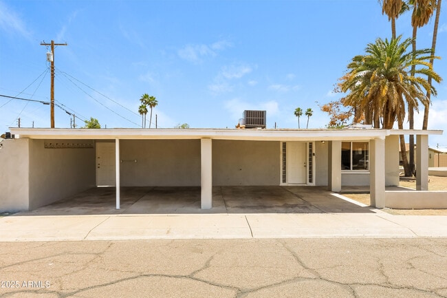 Primary Photo - 4031 N 59th Dr