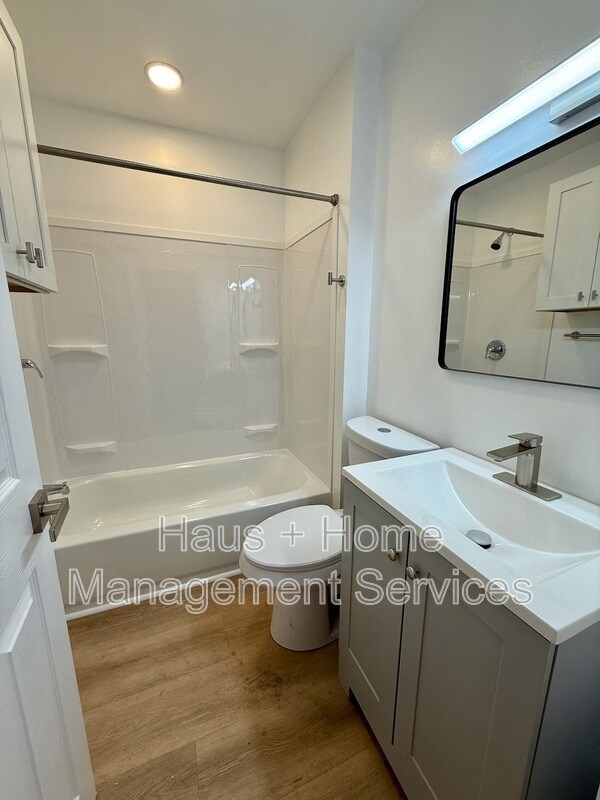 Building Photo - 906 Penn Ave