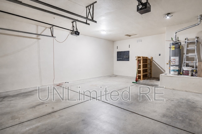 Building Photo - 1620 E Parada del Sol