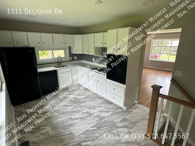 Building Photo - 1311 Deliquia Dr
