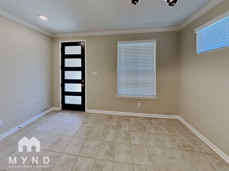 Building Photo - 2431 Carino Meadow