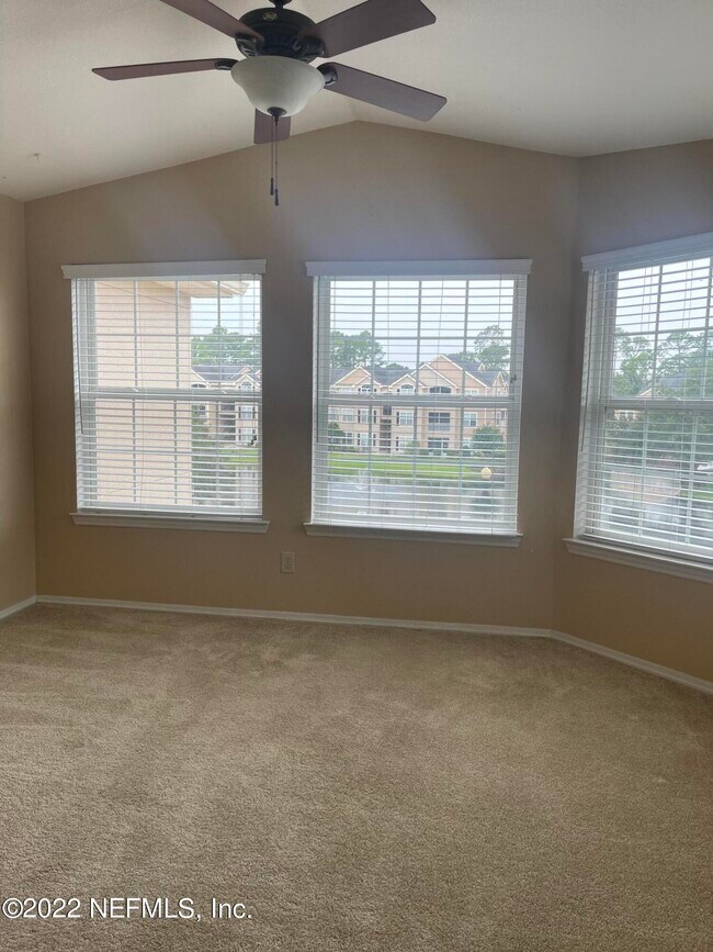 Building Photo - 13810 Sutton Park Dr N