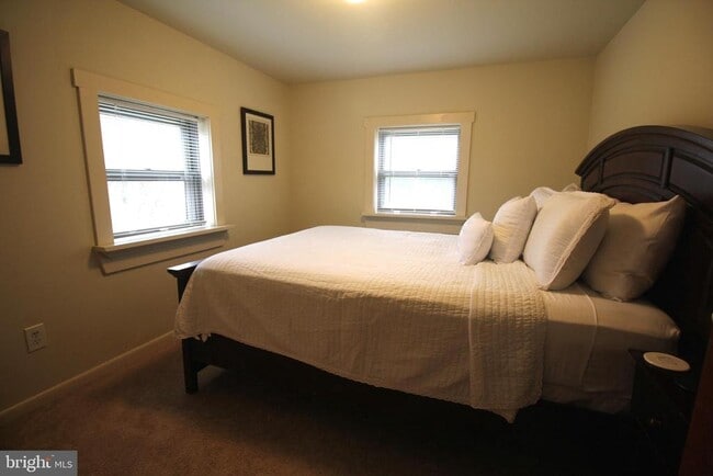 Building Photo - 48 Poor Farm Rd