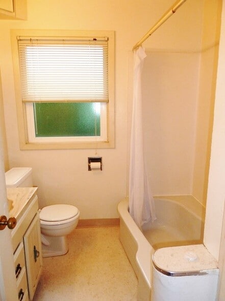 Building Photo - 1263 Tyler St