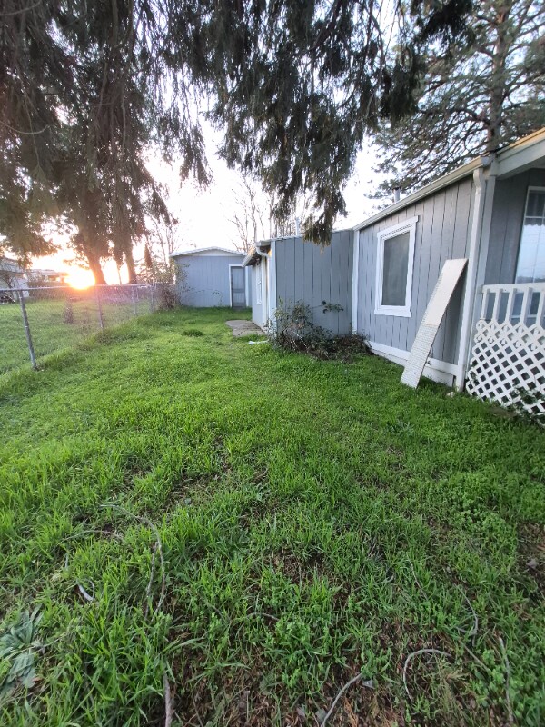 Building Photo - 1250 NW Ellan St