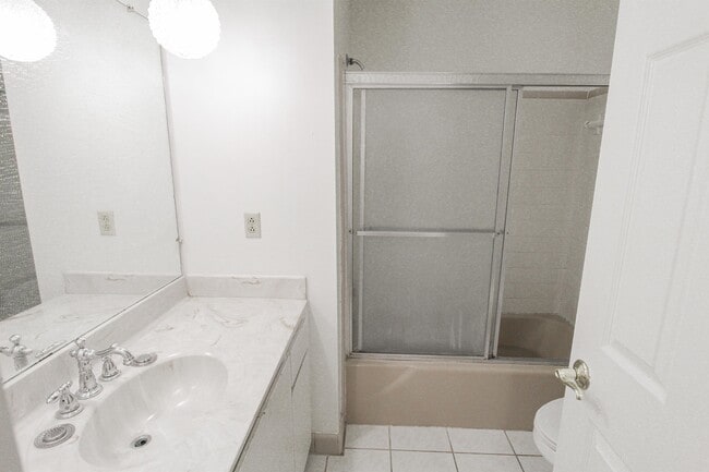 Building Photo - 209 Belair Dr