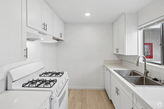 Interior Photo - Warner Manor Apartments