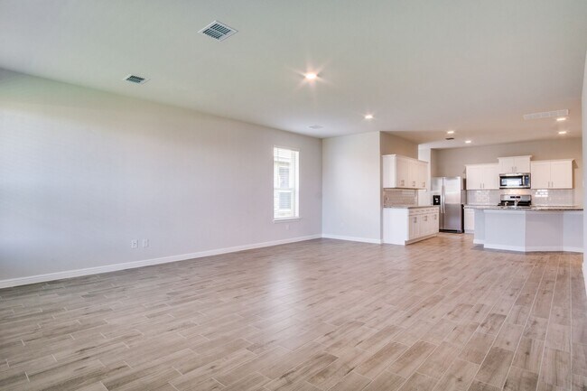 Building Photo - Gorgeous New Build Home in Ft. Worth - Cro...