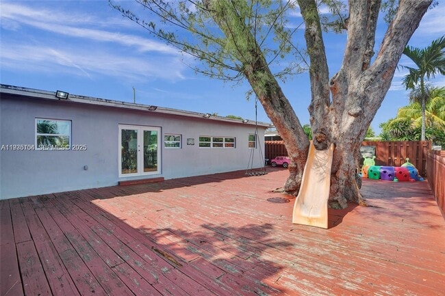 Building Photo - 4185 SW 49th Ct