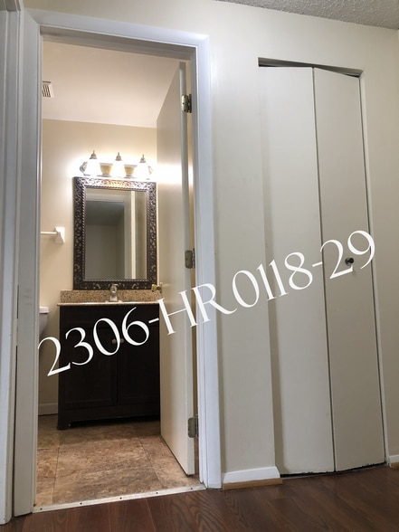 Building Photo - 2901 Bridgewalk St