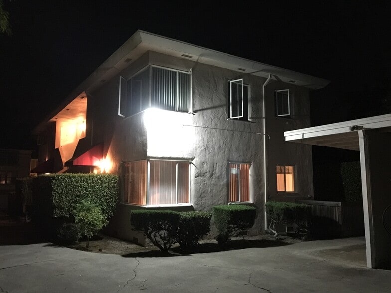 Building Photo - 2044 Yale St
