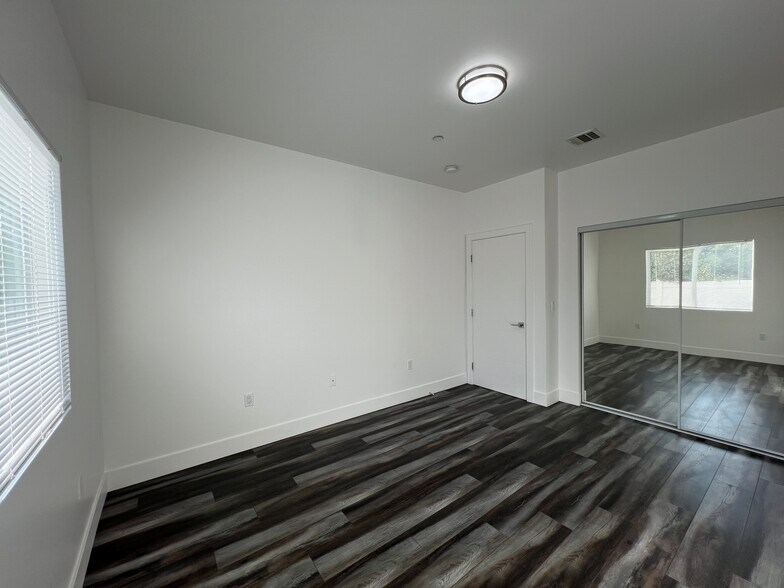 Building Photo - 6734 Irvine Ave