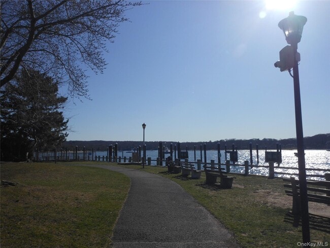 Building Photo - 47 Monroe St