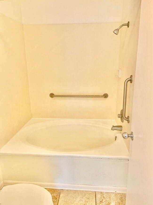 Building Photo - 2 bedroom 2 bath in the Arbors at Ewa Gentry. With 2 car garage!