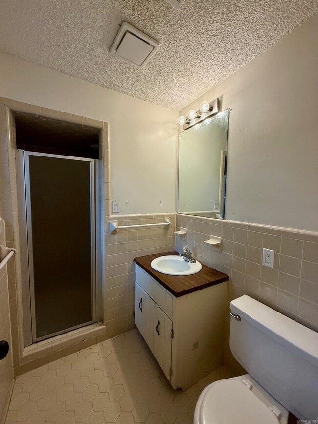 Building Photo - 1603 Woodland Dr
