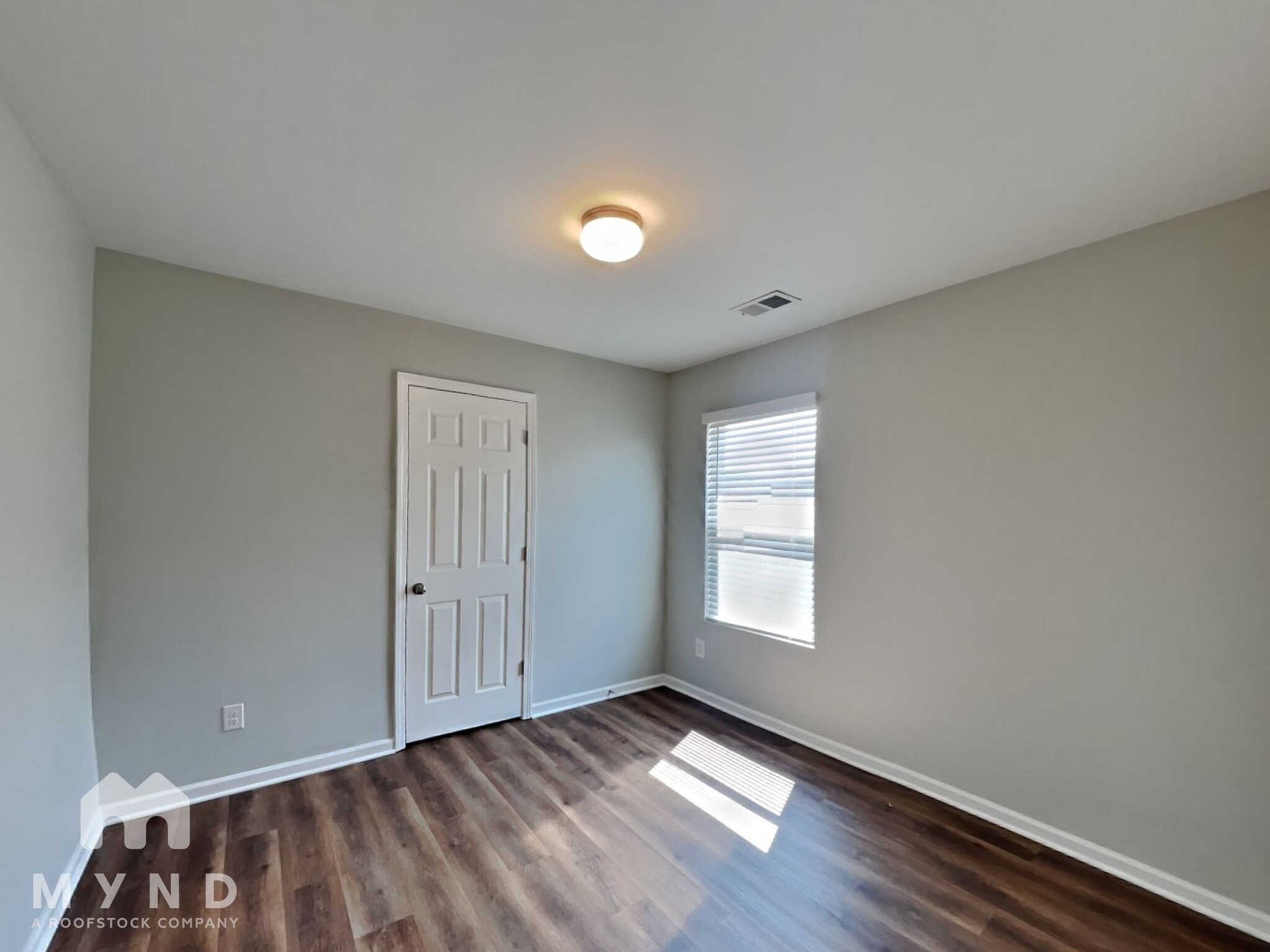 Building Photo - 390 Woodland Trl