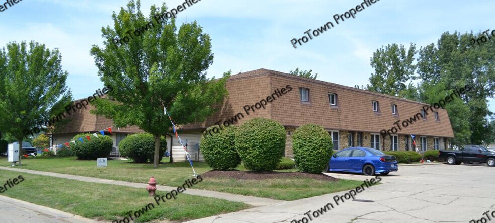 Primary Photo - 674 Meadowood Ln