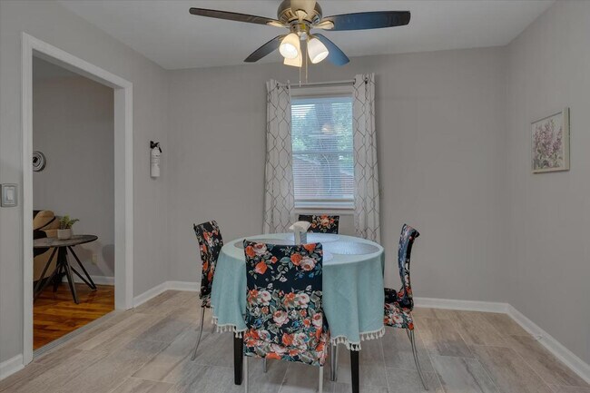 Building Photo - 804 Urban Ave