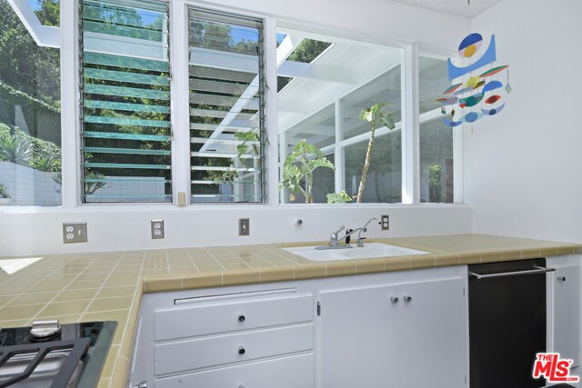 Building Photo - 3433 Shernoll Pl