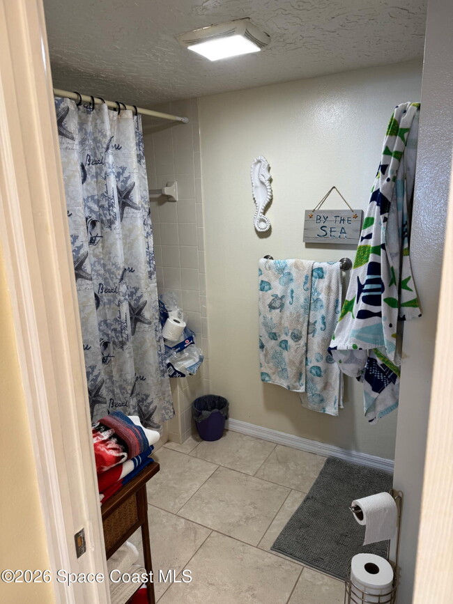 Building Photo - 8600 Ridgewood Ave