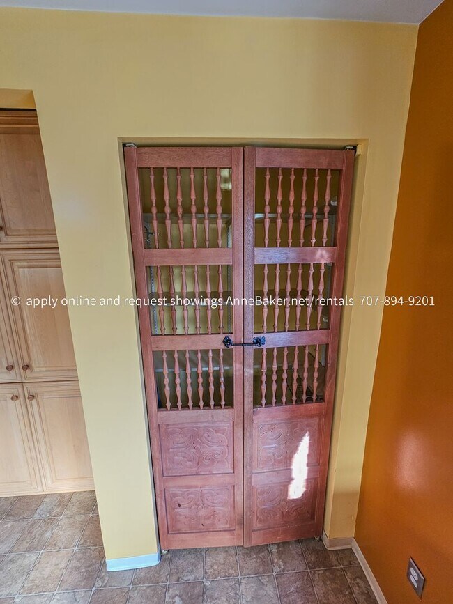 Building Photo - Exquisite Home among the Oak Trees