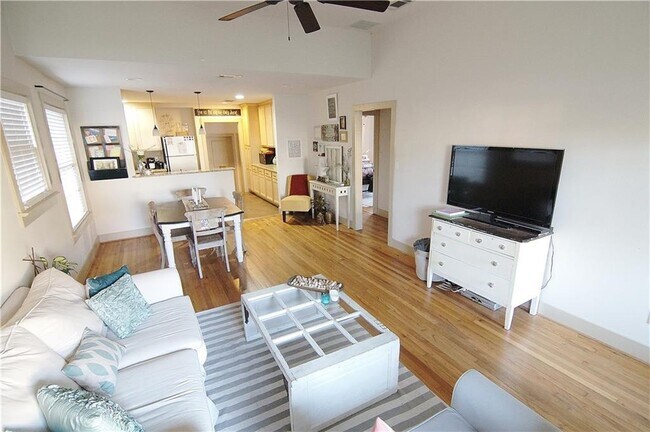 Building Photo - 3911 Willbert Rd