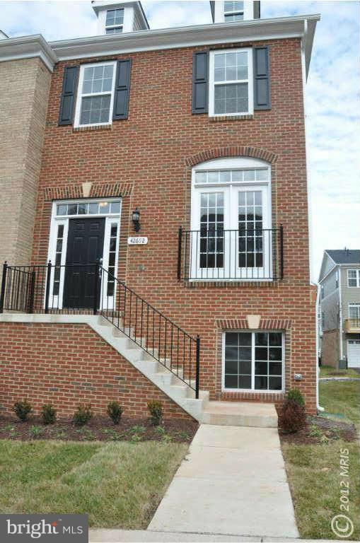 Primary Photo - 42692 Tunstall Terrace