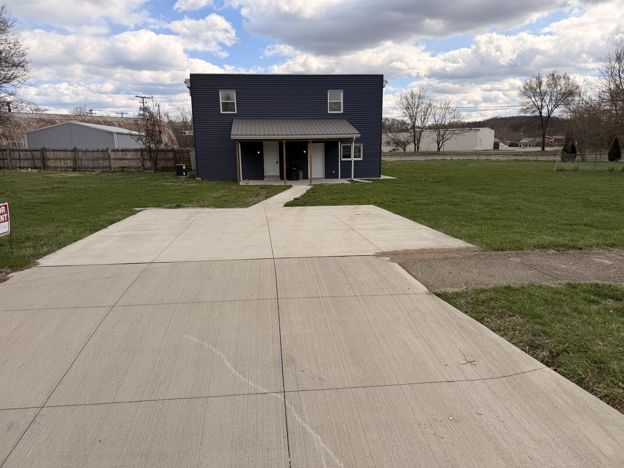 Building Photo - 214 Perry St