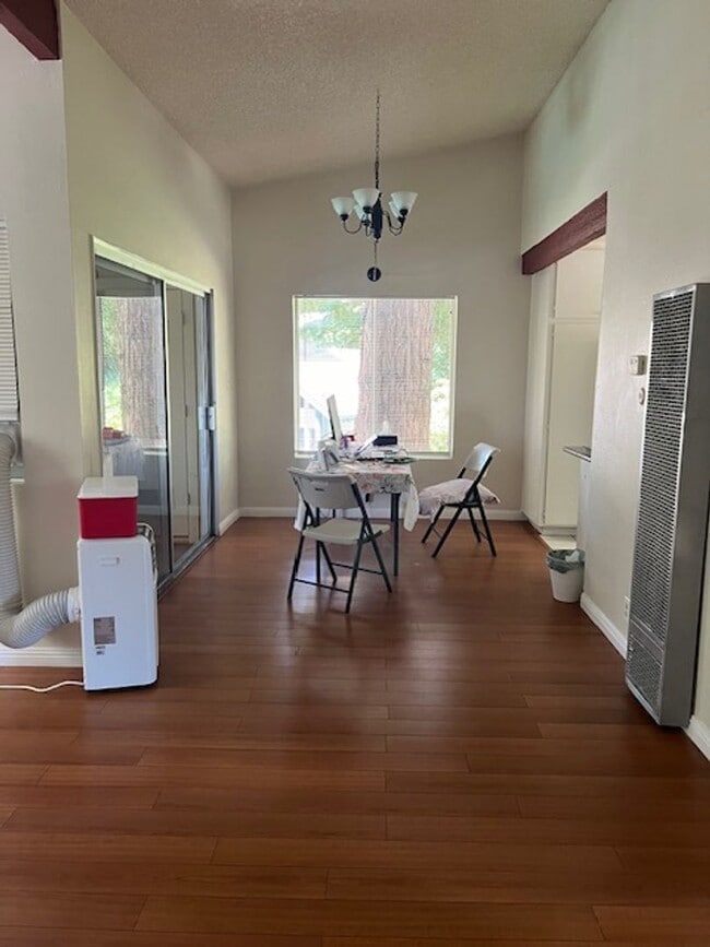 Building Photo - Beautifully remodeled 1 bedroom & 1 bath unit near Six Flags in Vallejo
