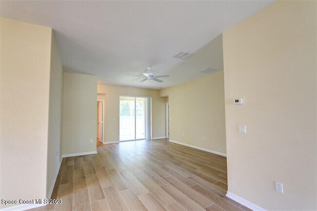 Building Photo - 5834 Trieda Dr